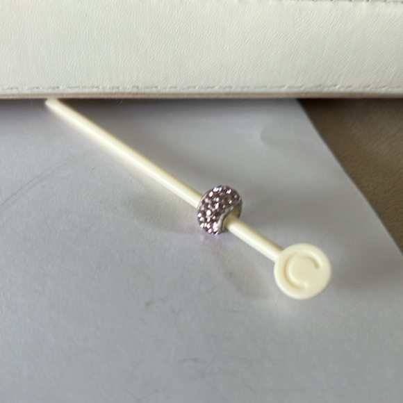 Pink crystal bead - Picture 2 of 2